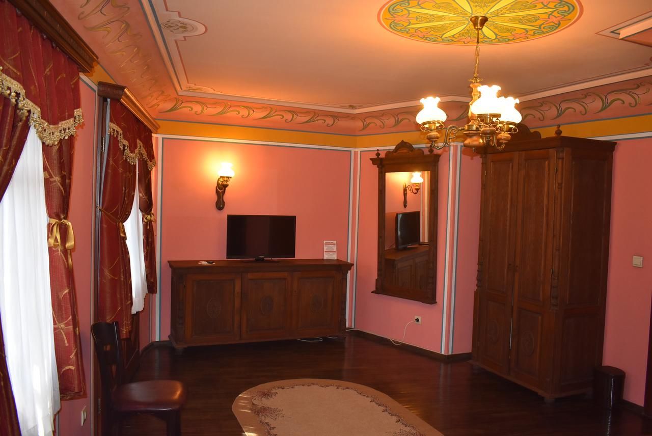 Отель Family Hotel at Renaissance Square Пловдив