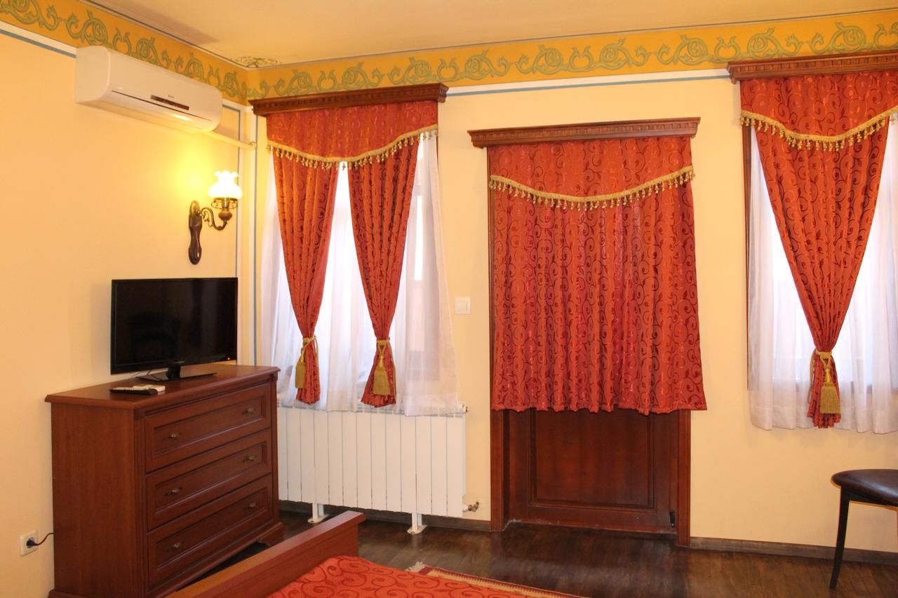 Отель Family Hotel at Renaissance Square Пловдив-46