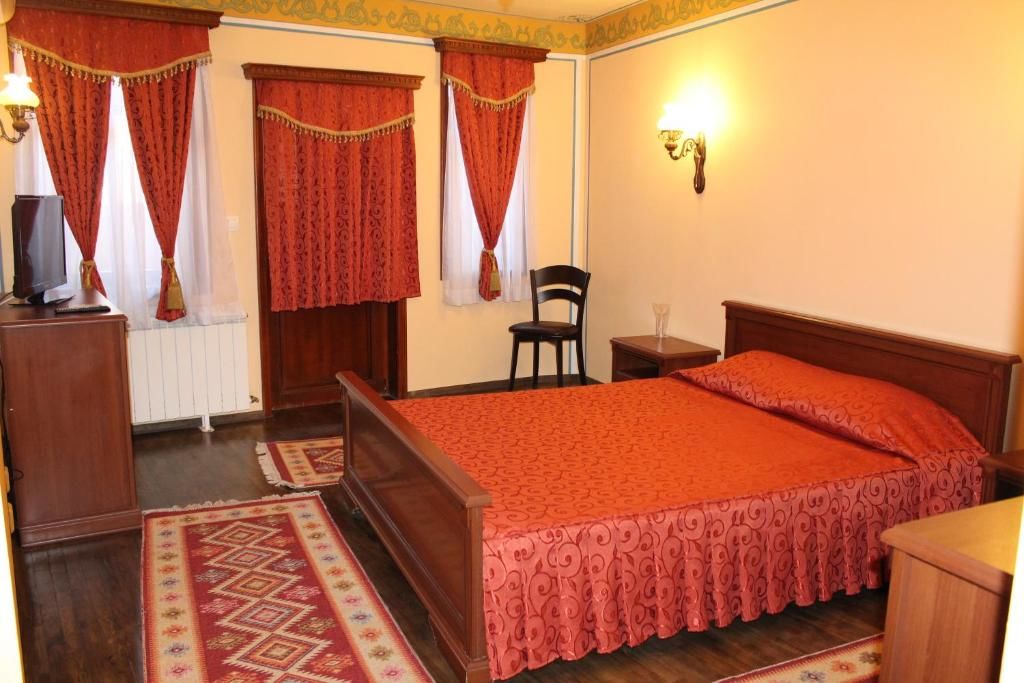 Отель Family Hotel at Renaissance Square Пловдив-56