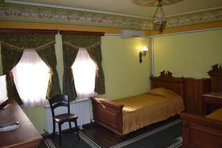 Отель Family Hotel at Renaissance Square Пловдив Двухместный номер Делюкс с 2 отдельными кроватями-5