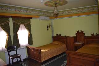 Отель Family Hotel at Renaissance Square Пловдив Двухместный номер Делюкс с 2 отдельными кроватями-7