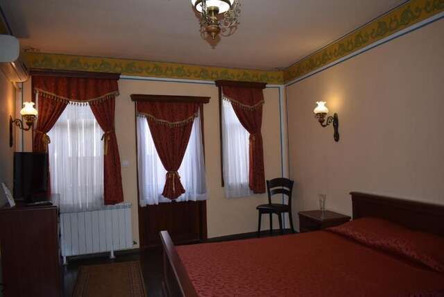 Отель Family Hotel at Renaissance Square Пловдив-48